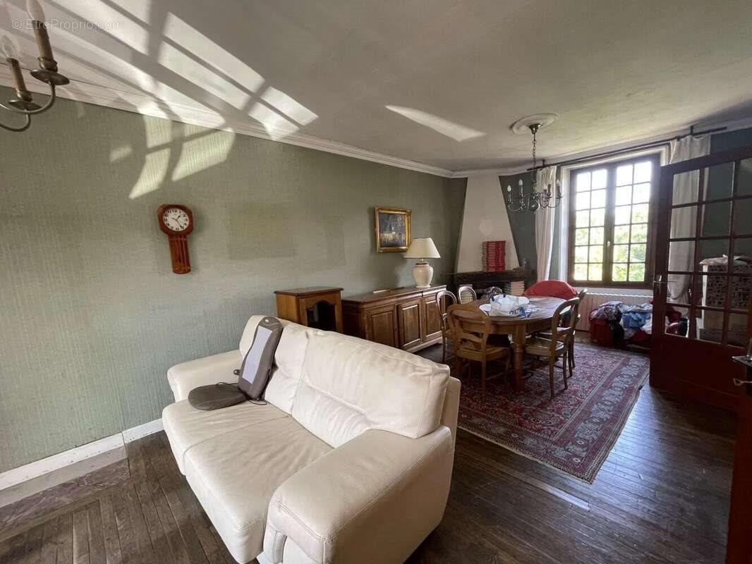 Maison à vendre, 106m², Bruyères-et-Montbérault