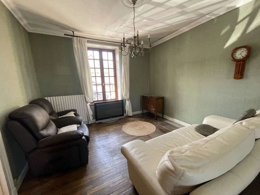 Maison à vendre, 106m², Bruyères-et-Montbérault