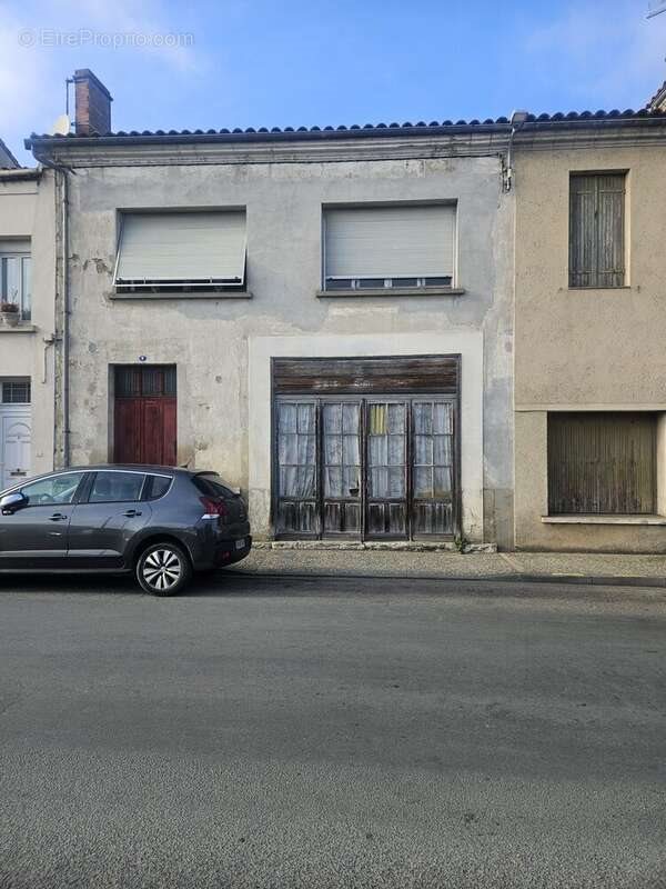 Appartement à vendre, 347m², Miramont-de-Guyenne