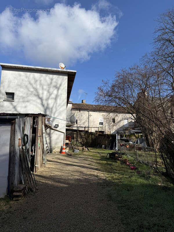 Appartement à vendre, 200m², Saint-Julien-l'Ars