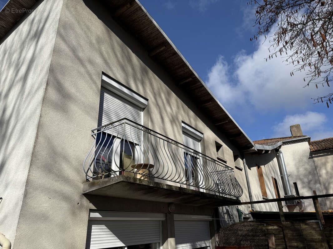 Appartement à vendre, 200m², Saint-Julien-l'Ars