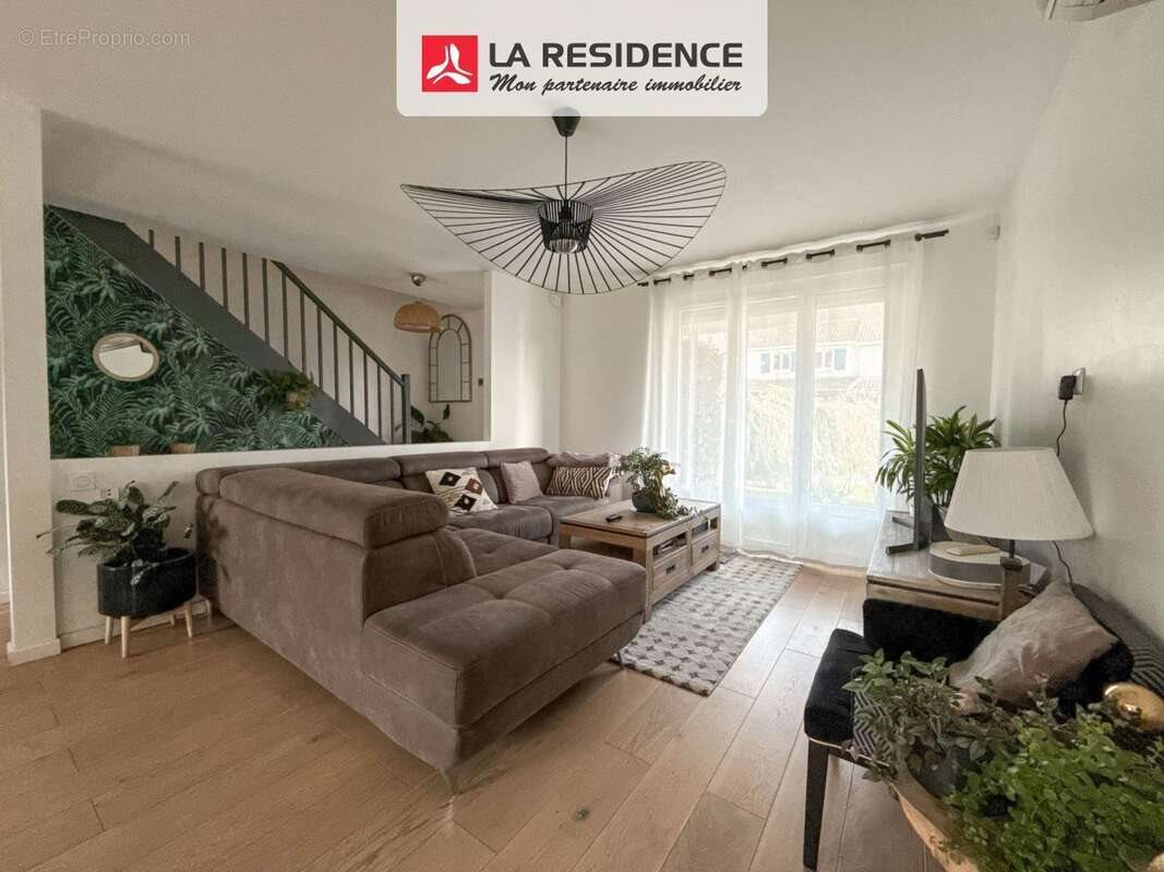 Maison à vendre, 150m², Le Mesnil-Saint-Denis