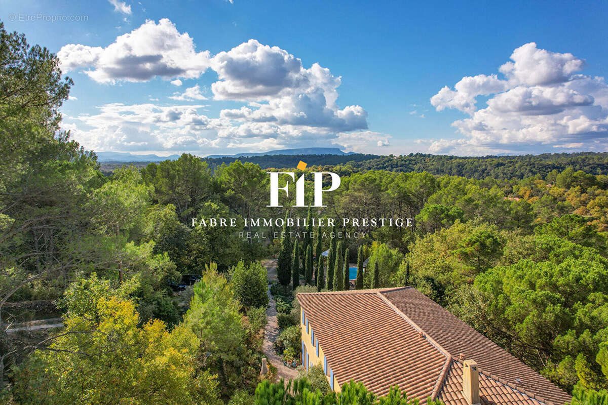 Maison à vendre, 341m², Saint-Maximin-la-Sainte-Baume