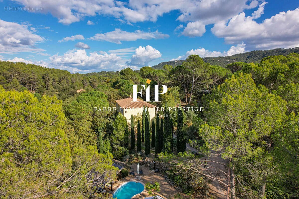 Maison à vendre, 341m², Saint-Maximin-la-Sainte-Baume