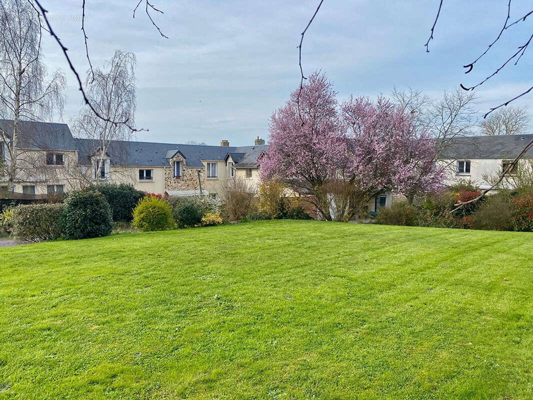 Appartement à vendre, 1037m², Boulon