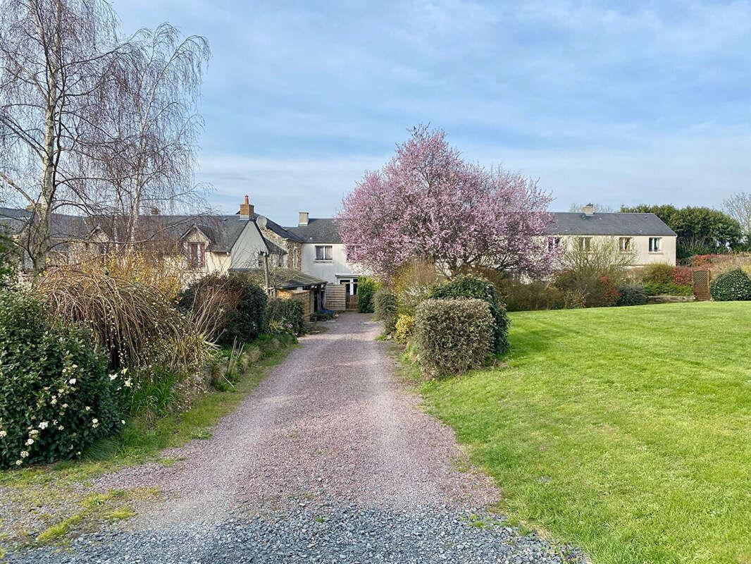 Appartement à vendre, 1037m², Boulon