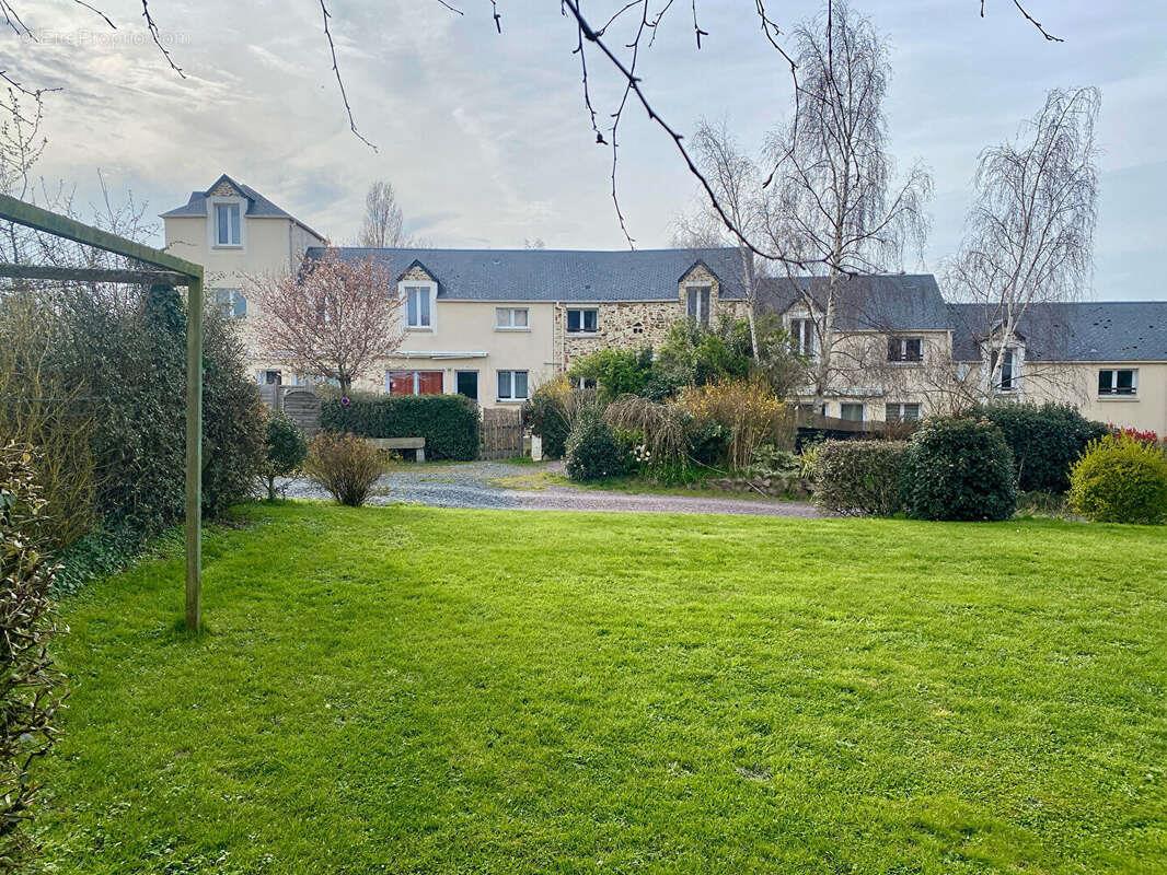 Appartement à vendre, 1037m², Boulon