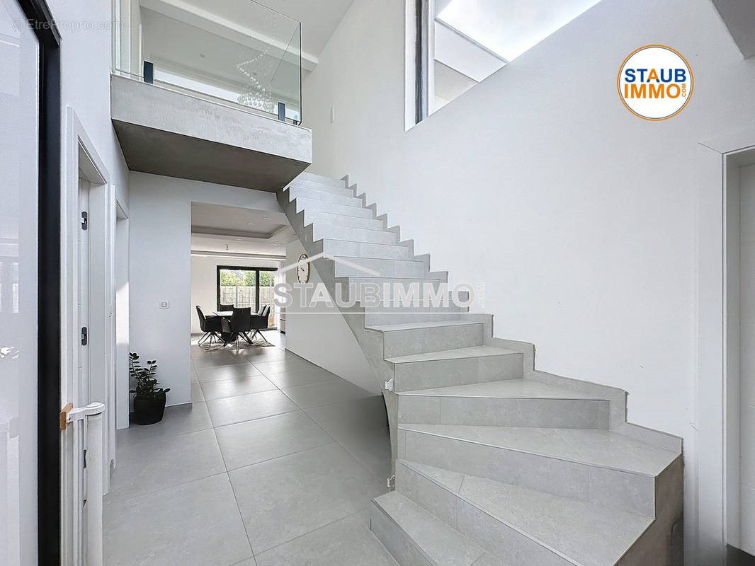 Maison à vendre, 165m², Leymen