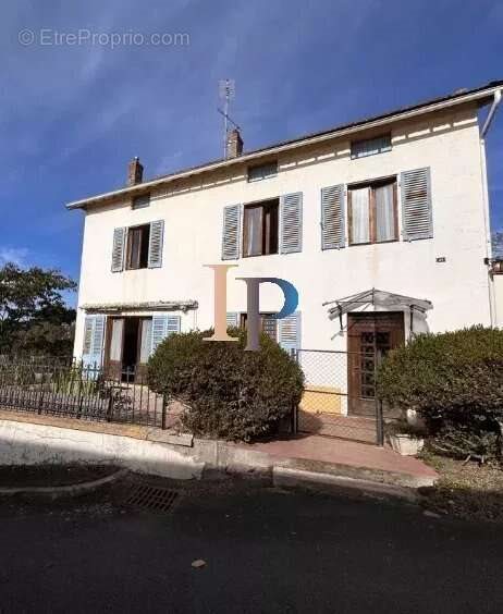 Maison à vendre, 130m², Pouilly-sous-Charlieu