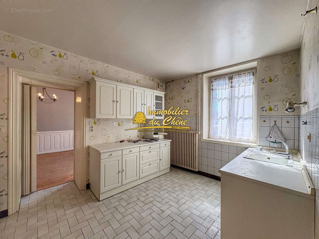 Maison à vendre, 206m², Lure