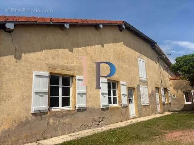 Maison à vendre, 180m², Pouilly-sous-Charlieu