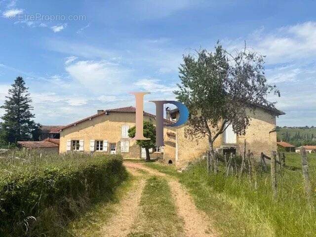 Maison à vendre, 180m², Pouilly-sous-Charlieu