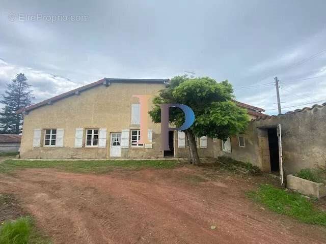 Maison à vendre, 180m², Pouilly-sous-Charlieu