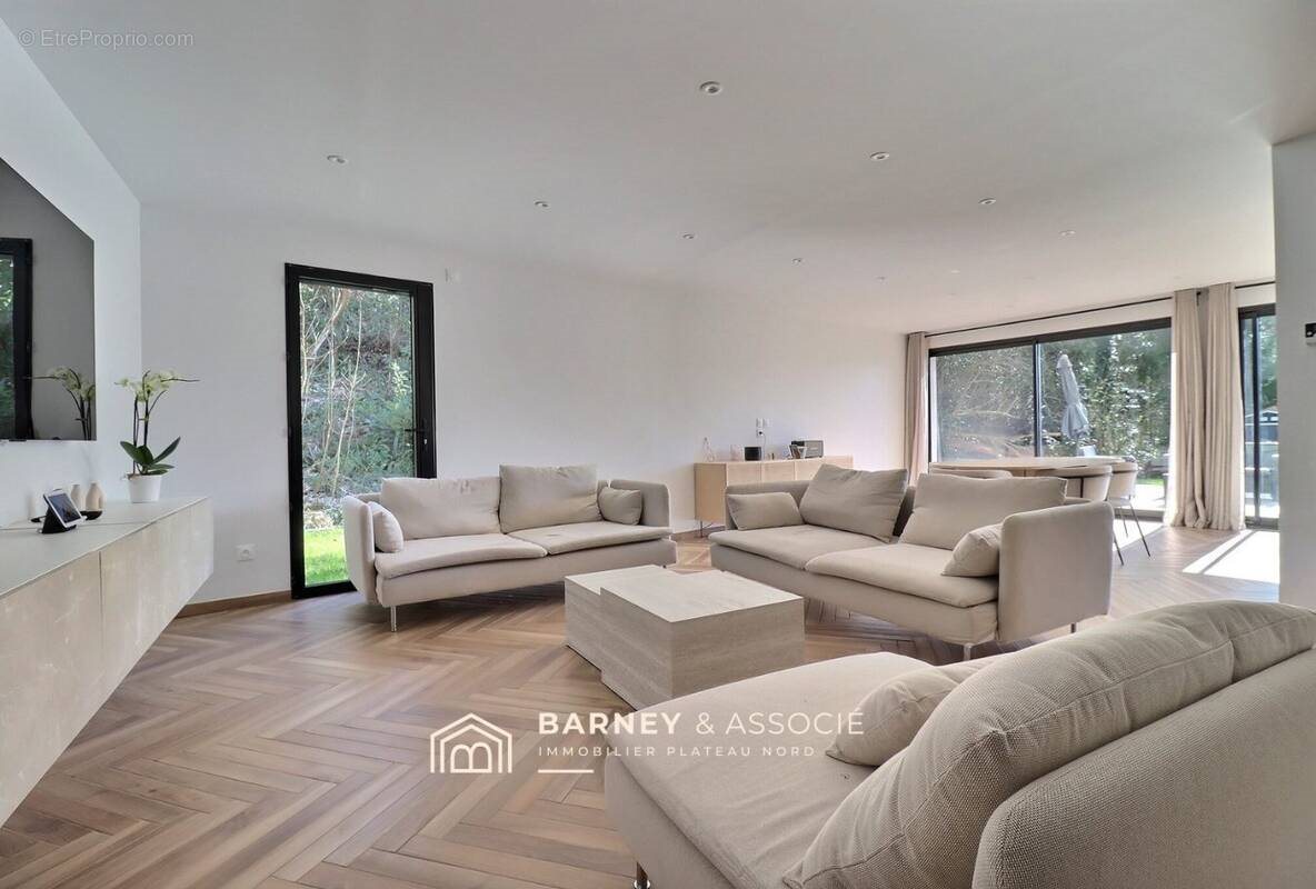 Maison à vendre, 220m², Mont-Saint-Aignan