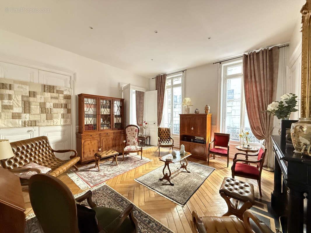 Appartement à vendre, 205m², Saint-Etienne