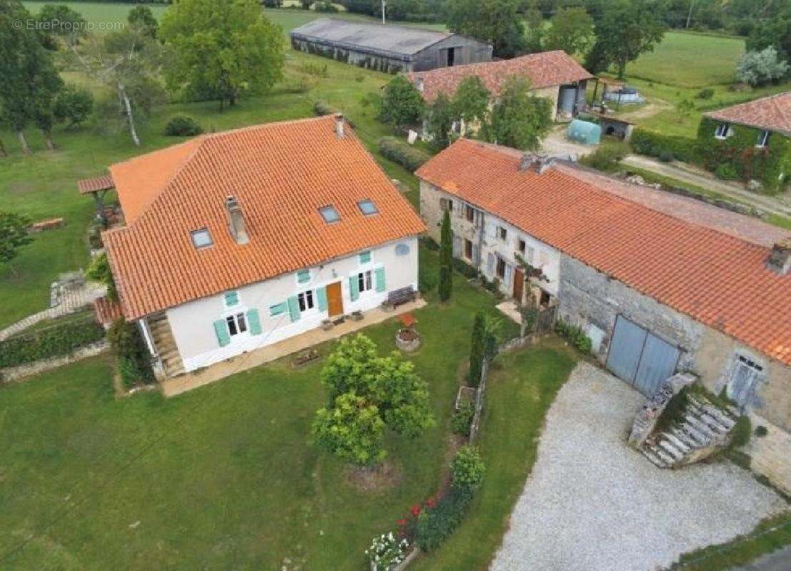 Maison à vendre, 270m², Cellefrouin
