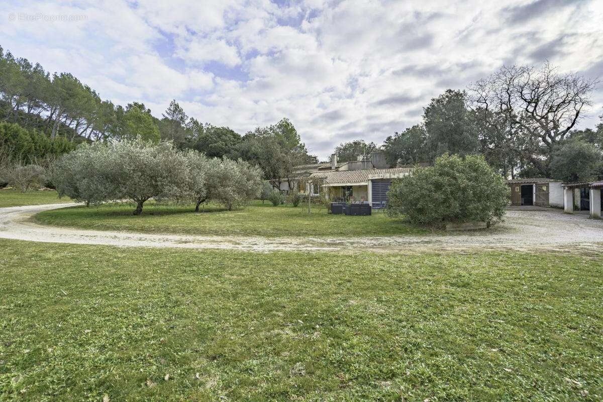 Maison à vendre, 124m², Grans