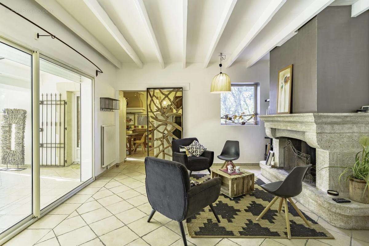 Maison à vendre, 124m², Grans