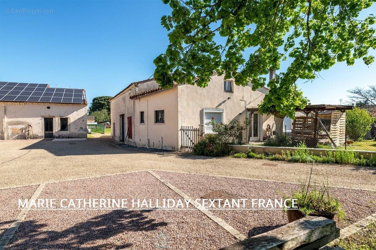Maison à vendre, 1180m², Montpon-Ménestérol