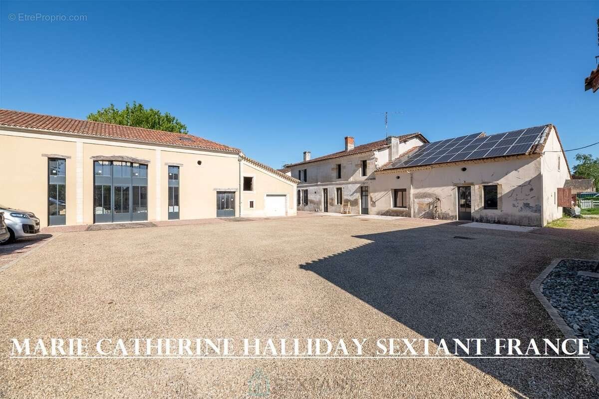 Maison à vendre, 1180m², Montpon-Ménestérol