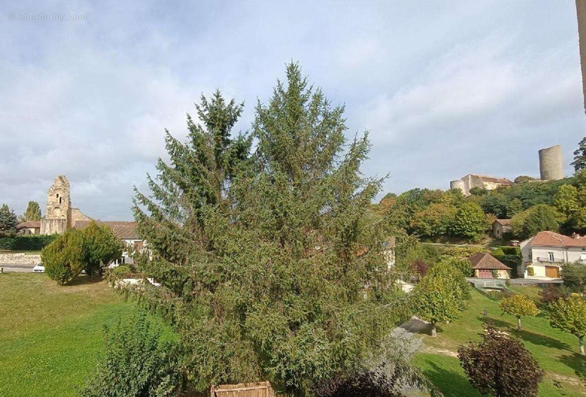 Appartement à vendre, 79m², Châlus