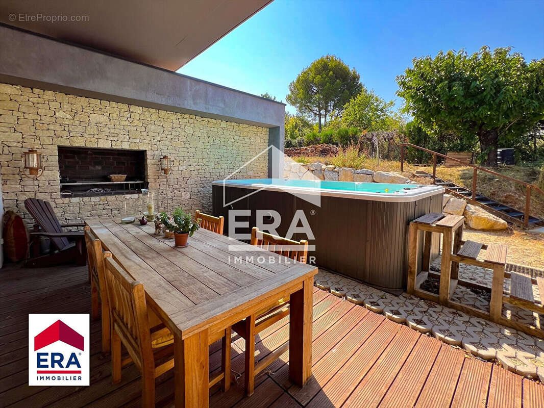 Maison à vendre, 170m², Mazan