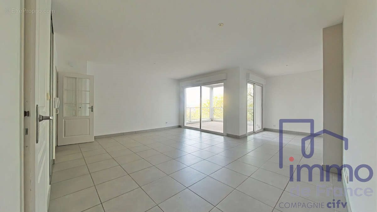 Appartement à vendre, 88m², Saint-Genest-Lerpt