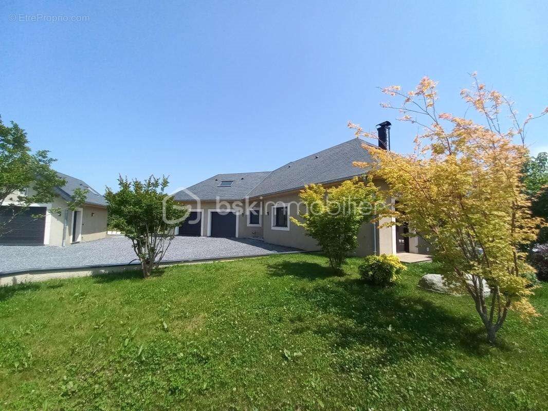 Maison à vendre, 220m², Loucrup