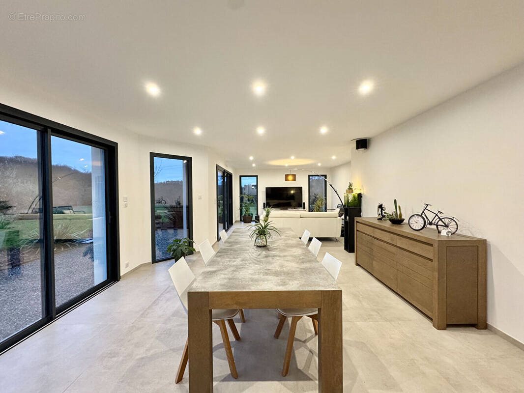 Maison à vendre, 166m², Rédené