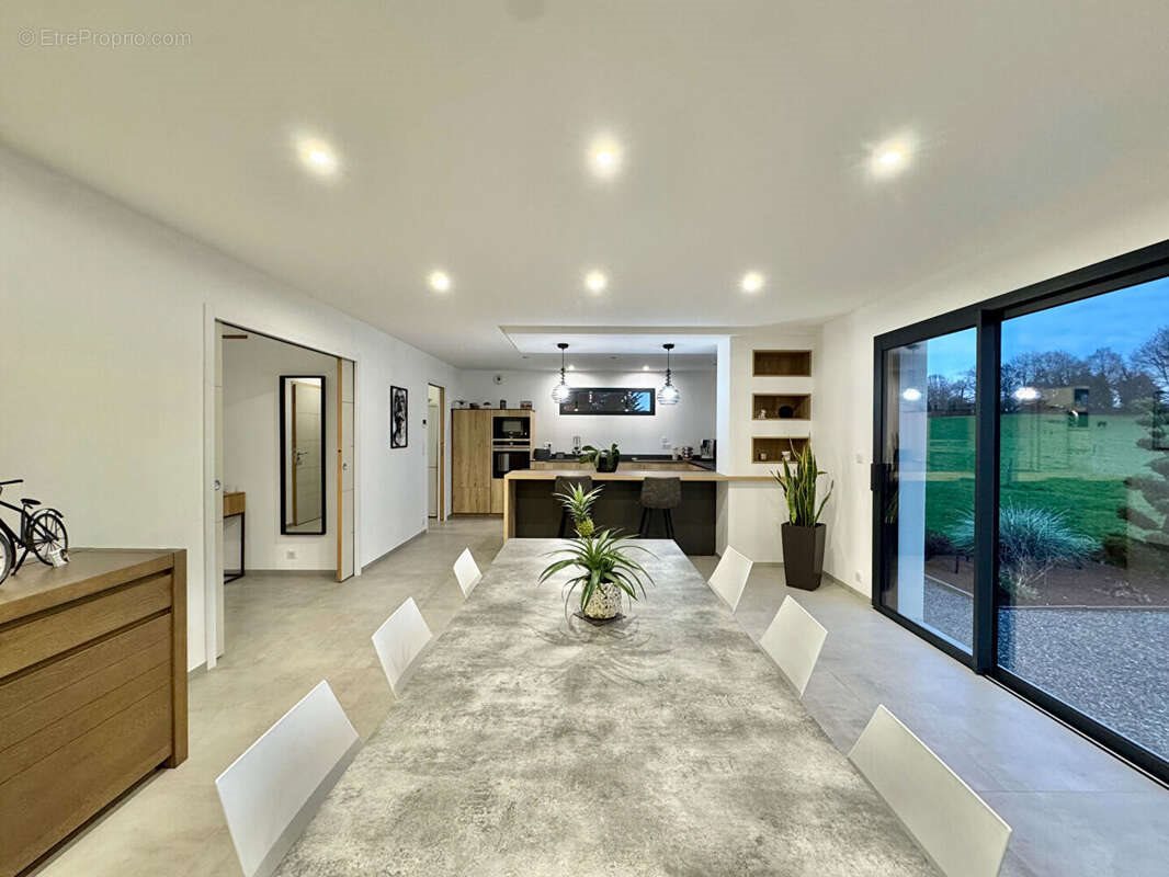 Maison à vendre, 166m², Rédené