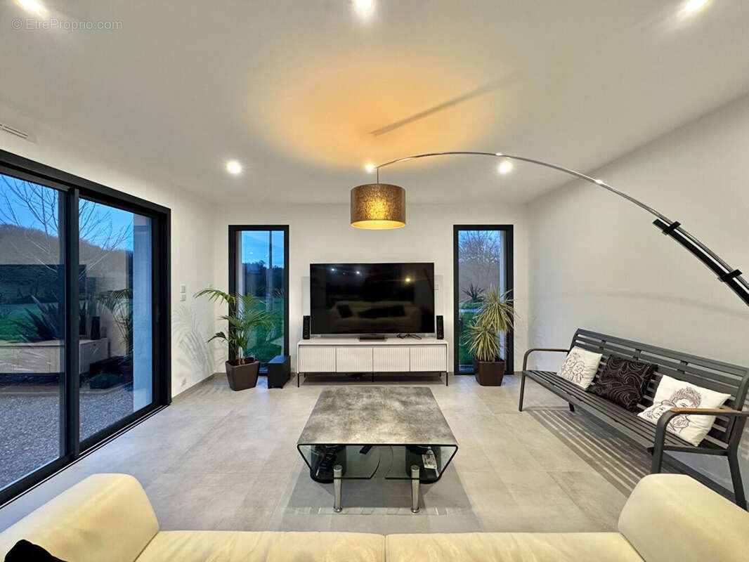 Maison à vendre, 166m², Rédené