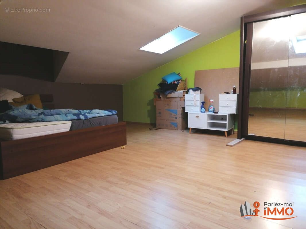 Appartement à vendre, 104m², Thizy