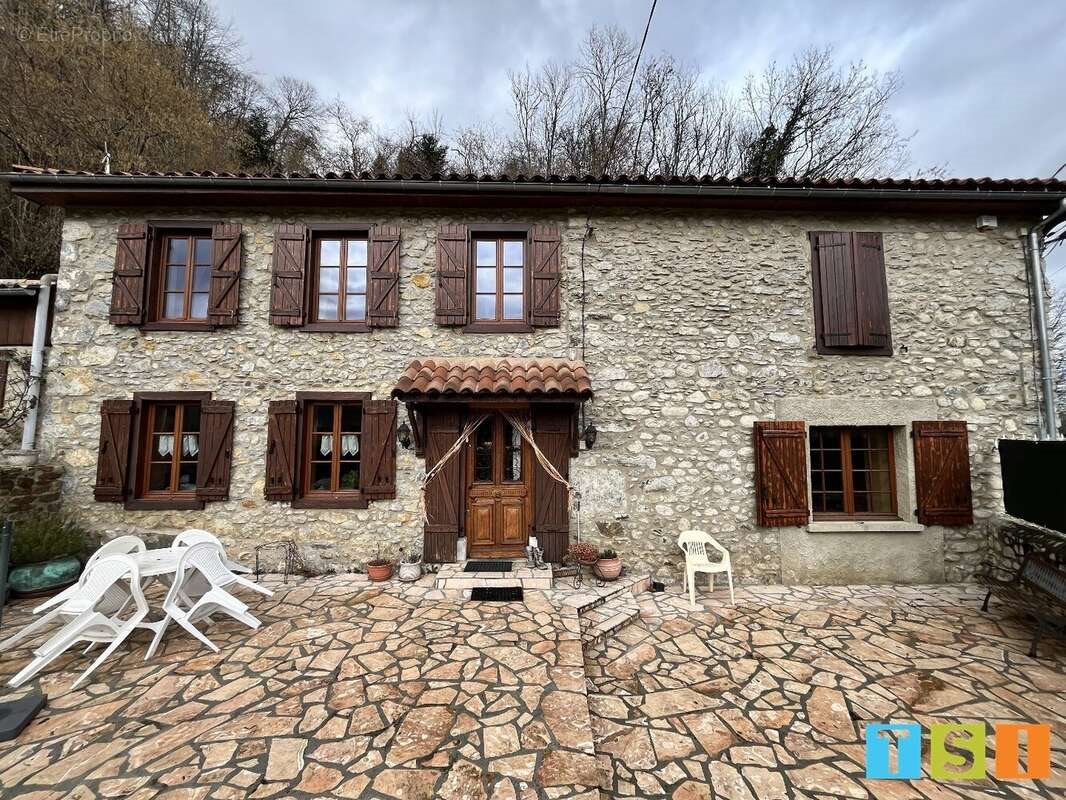 Maison à vendre, 135m², Sengouagnet