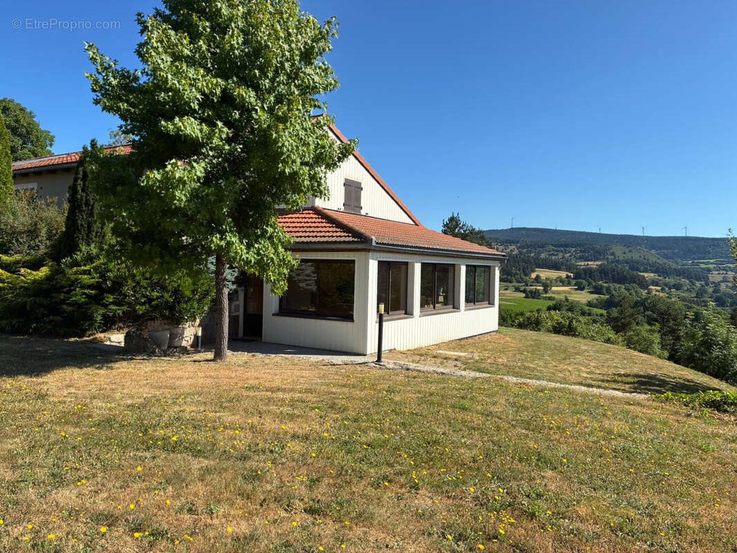 Maison à vendre, 137m², Lespéron
