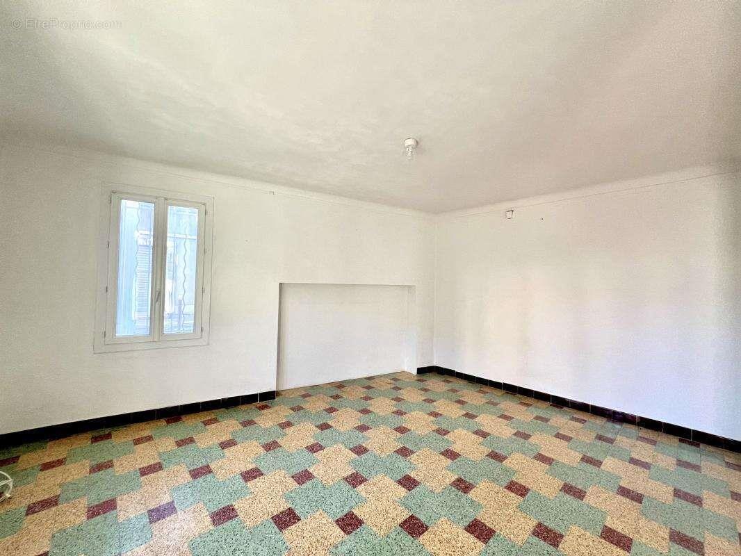 Appartement à vendre, 61m², Redessan