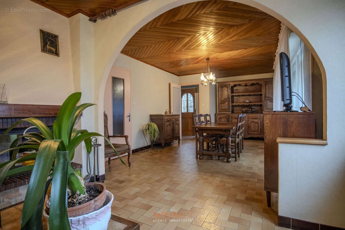 Maison à vendre, 81m², Contrexéville