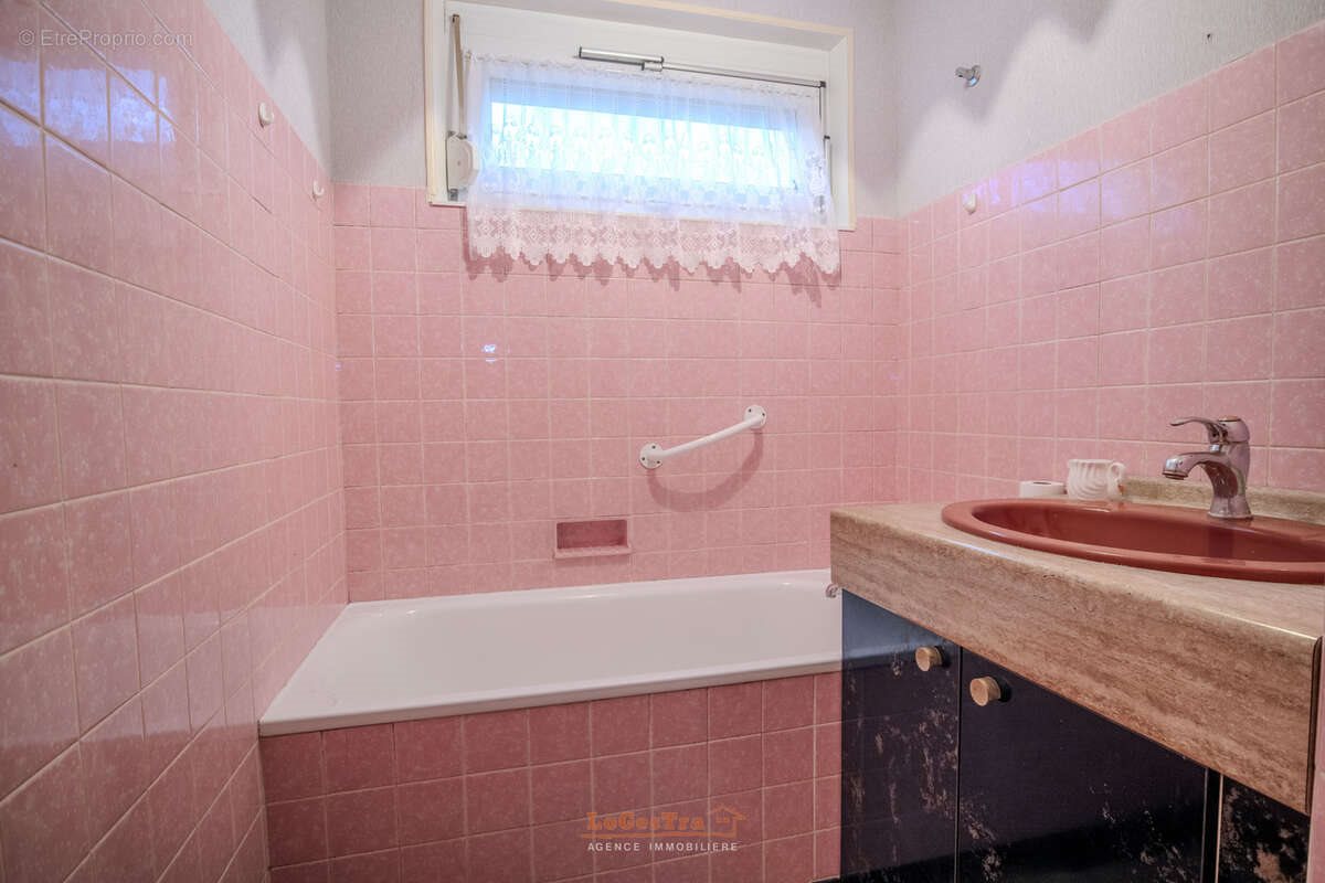 Maison à vendre, 81m², Contrexéville