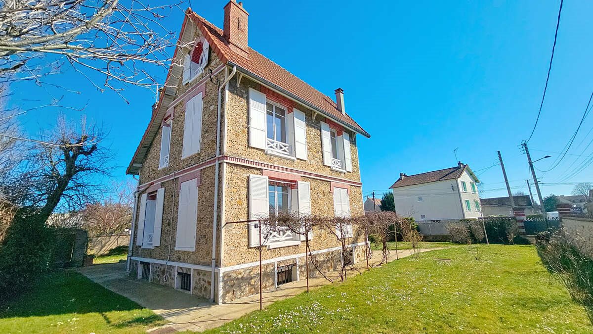 Maison à vendre, 170m², Brou-sur-Chantereine