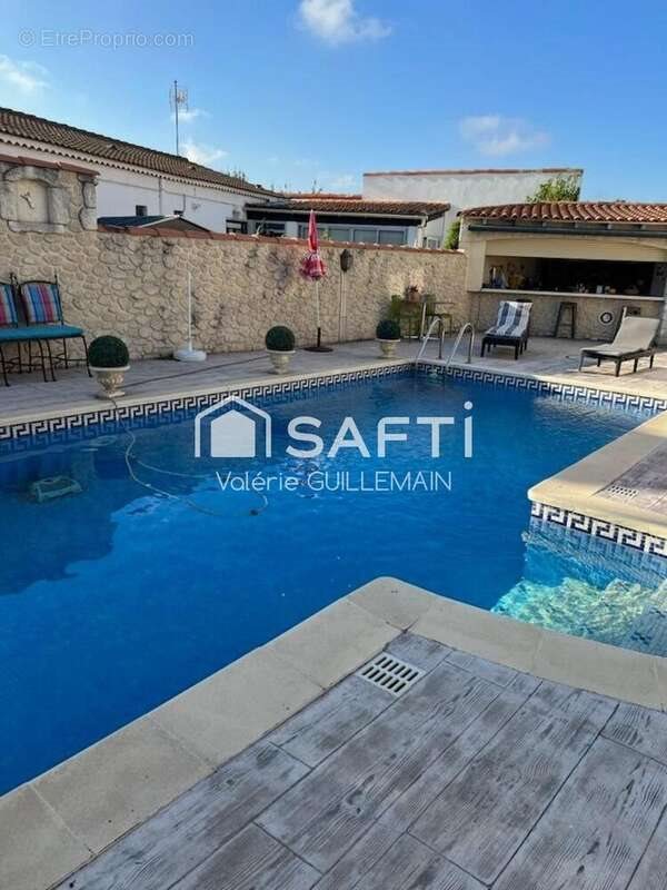 Maison à vendre, 200m², Port-Saint-Louis-du-Rhône