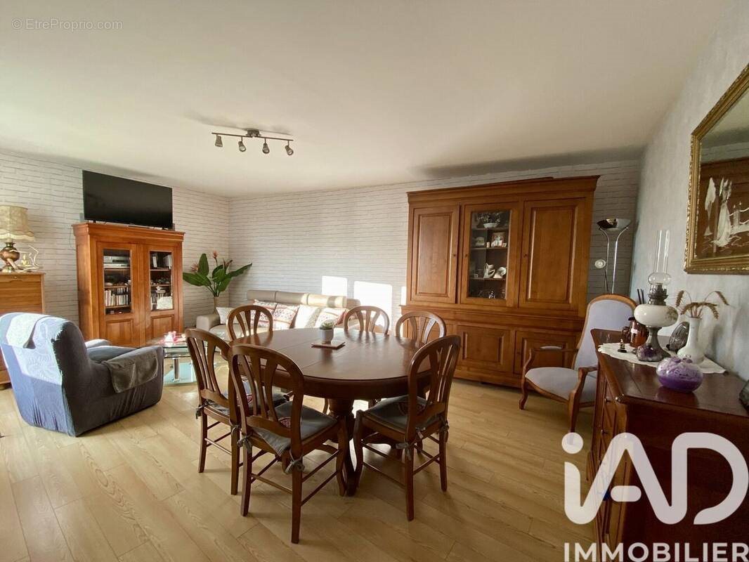 Appartement à vendre, 69m², Saint-Maurice-d'Etelan