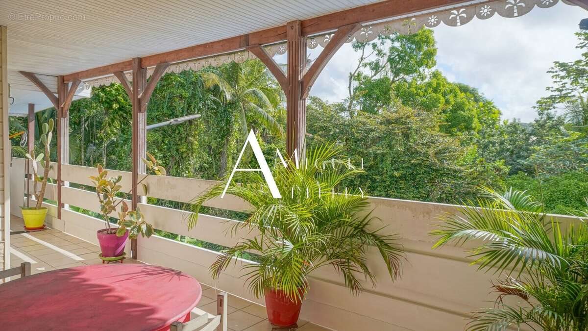 Maison à vendre, 201m², Le Lamentin