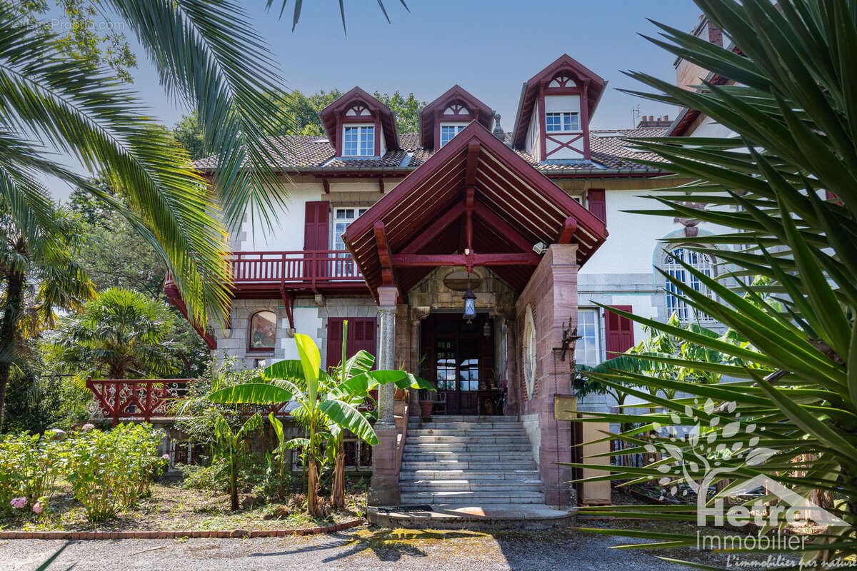 Maison à vendre, 641m², Cambo-les-Bains