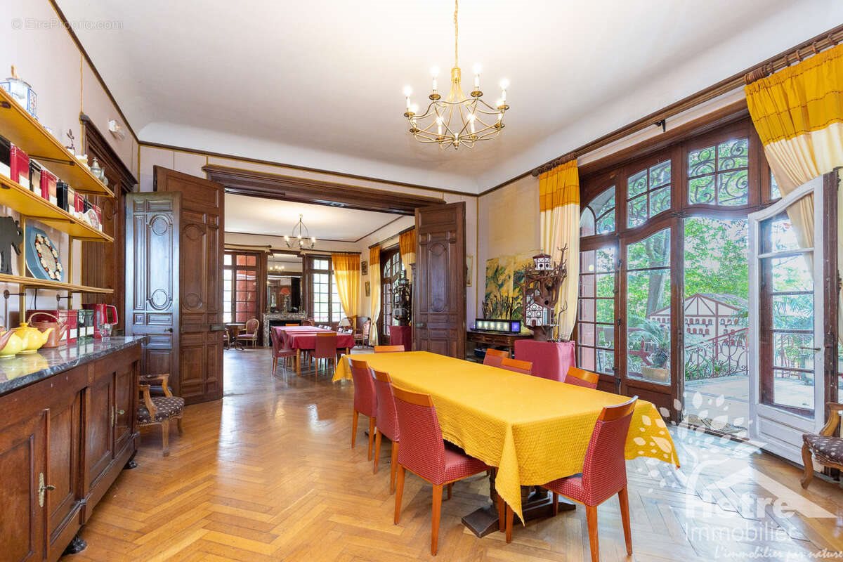 Maison à vendre, 641m², Cambo-les-Bains