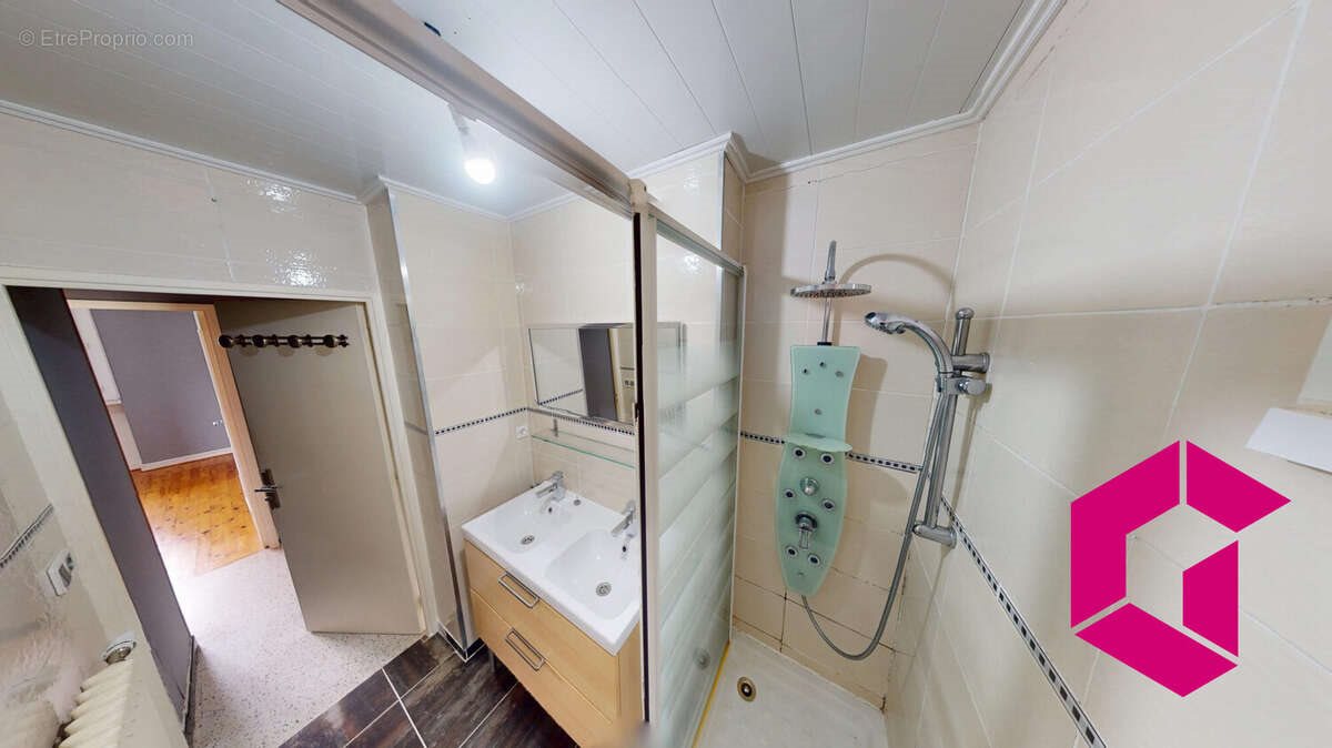 Appartement à vendre, 66m², Unieux