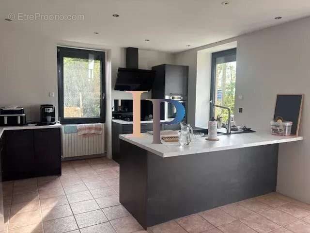 Maison à vendre, 120m², Pouilly-sous-Charlieu