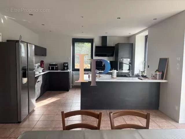 Maison à vendre, 120m², Pouilly-sous-Charlieu