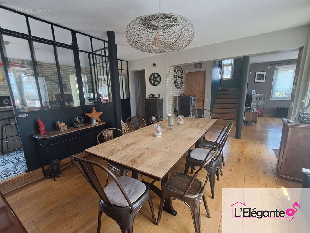 Maison à vendre, 150m², Frais