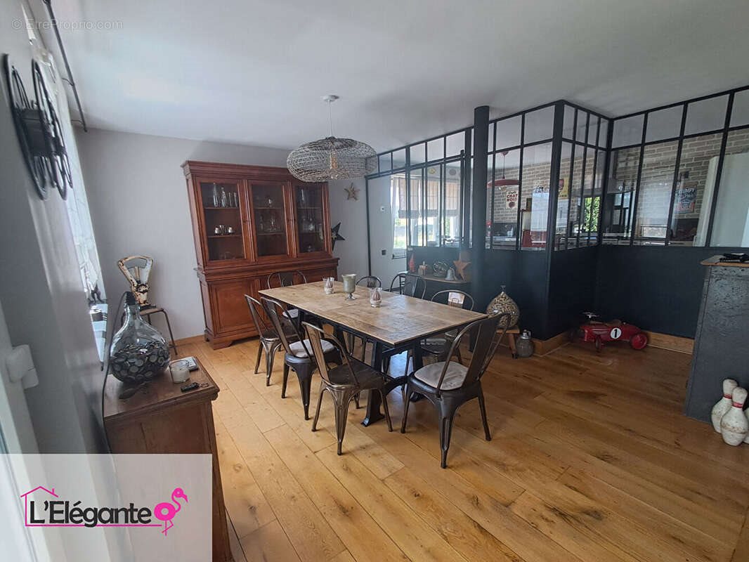 Maison à vendre, 150m², Frais