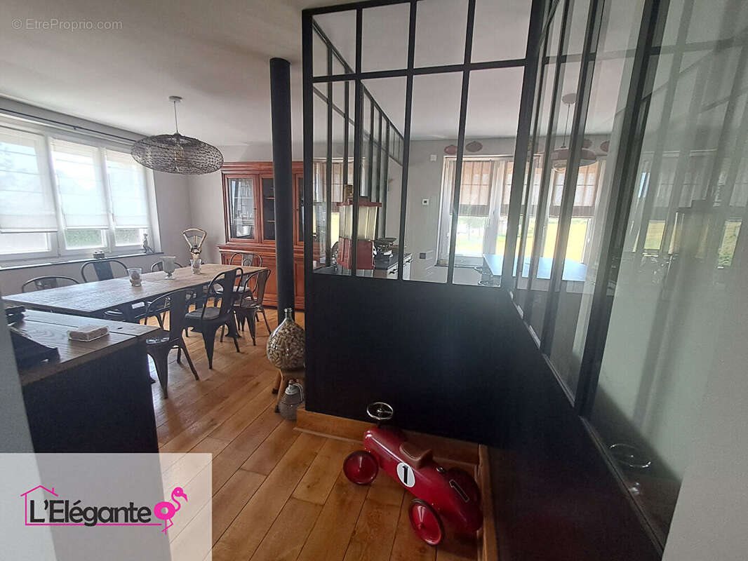 Maison à vendre, 150m², Frais