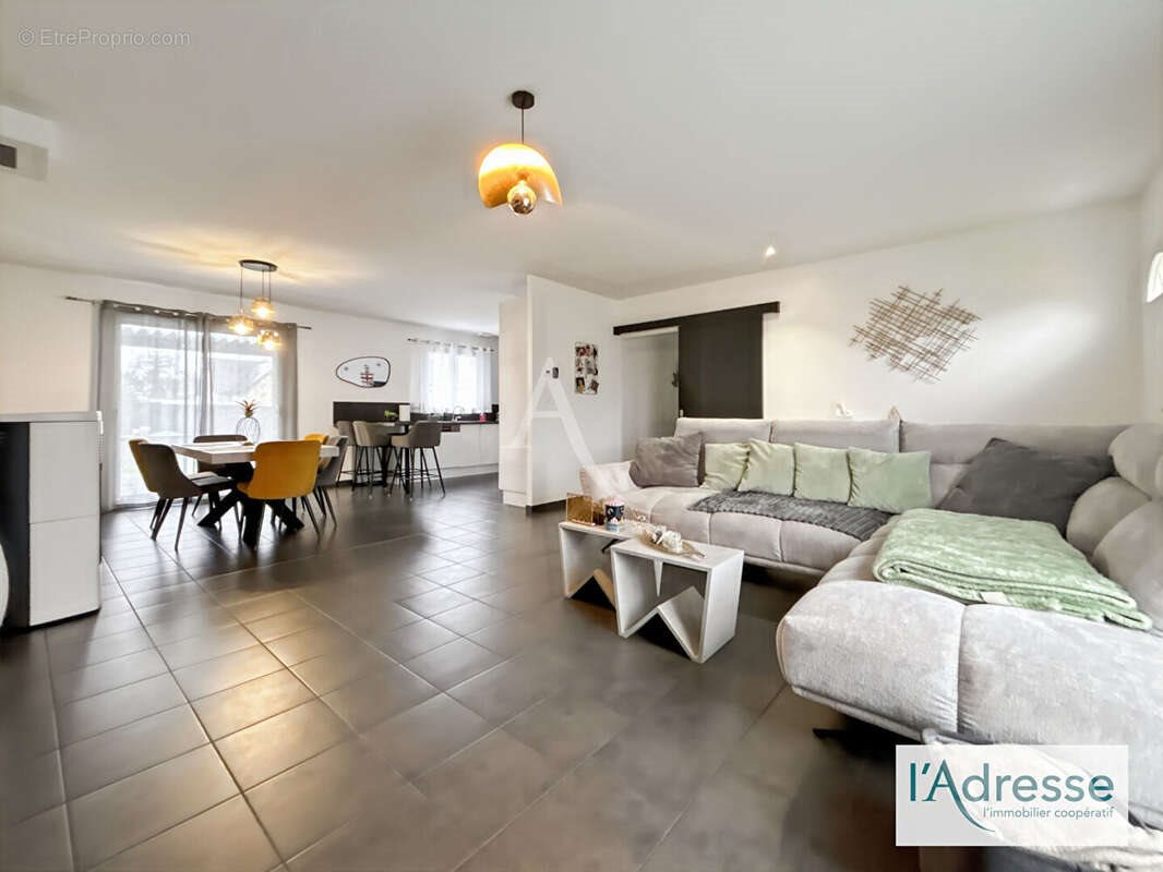 Maison à vendre, 105m², Alizay